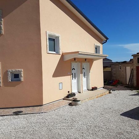 פאז'אנה Apartmani Luca מראה חיצוני תמונה
