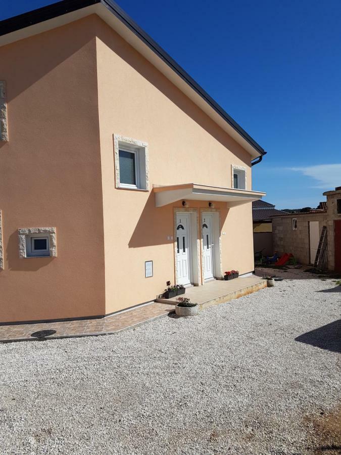 פאז'אנה Apartmani Luca מראה חיצוני תמונה