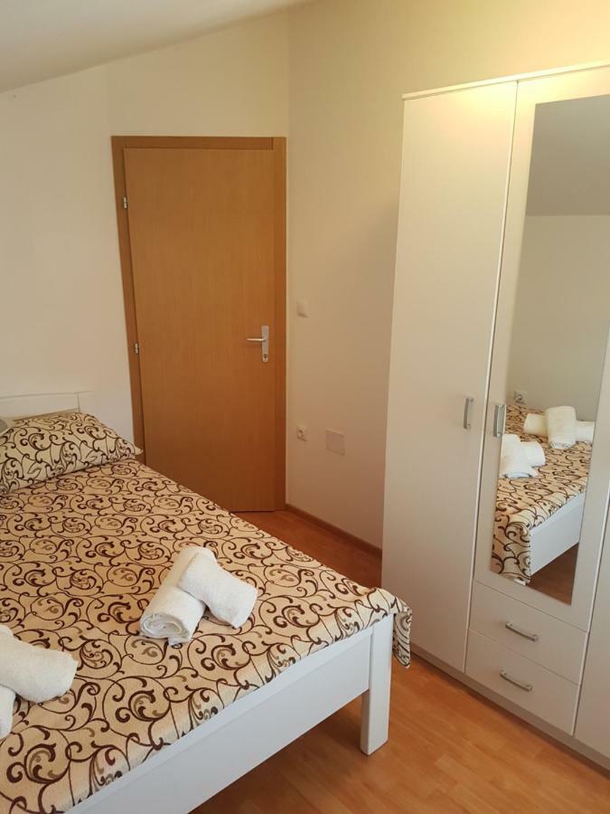 פאז'אנה Apartmani Luca מראה חיצוני תמונה