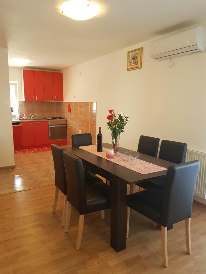 פאז'אנה Apartmani Luca מראה חיצוני תמונה