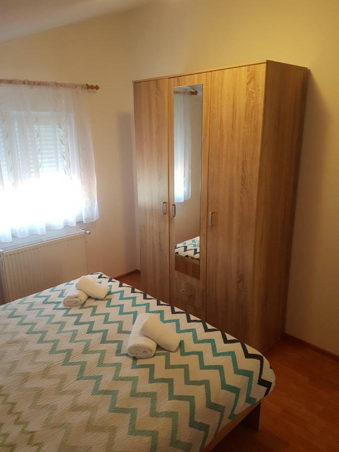 פאז'אנה Apartmani Luca מראה חיצוני תמונה