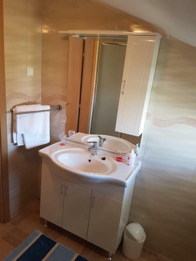 פאז'אנה Apartmani Luca מראה חיצוני תמונה